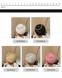 Dettaglio di borse da sera sferiche con paillettes in bianco, nero, oro, argento e rosa