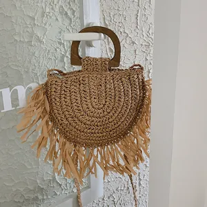 Sac en Paille Tissé à la Main Bohème Avec Glands Poignée en Bois Sac à Bandoulière Plage Vacances Main Femme