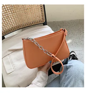 Bolso de Axila Retro de Cuero PU para Mujer Bolso de Hombro Baguette de Moda Con Cadena de Metal Estilo Moto Bandolera