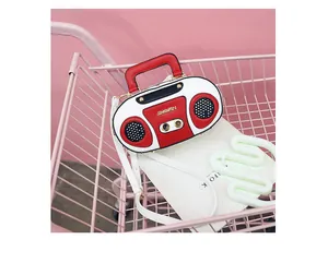 Borsa a tracolla creativa a forma di radio rossa e bianca in un carrello rosa