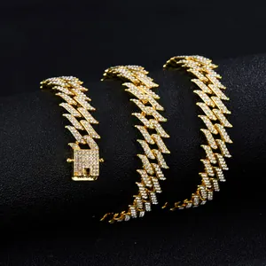 Collier chaîne cubaine dorée scintillante avec design épines et zircons blancs