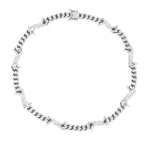 Chaîne cubaine 15mm argentée avec diamants scintillants et design barbelé unique