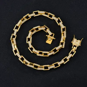 Collier hip-hop plaqué or avec pavé de zircons blancs et fermoir à boucle sécurisée