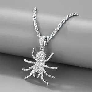 Collier pendentif araignée hip hop avec strass en cristal sur chaîne torsadée argent