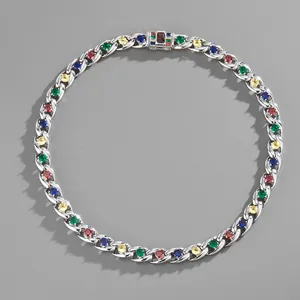 Dettaglio catena cubana argento con pietre preziose colorate e chiusura box