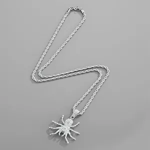 Pendentif araignée hip hop avec strass sur chaîne corde argentée pour hommes