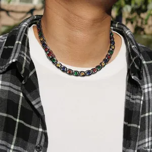 Collana cubana hip hop con pietre di zircone multicolore e finitura color canna di fucile
