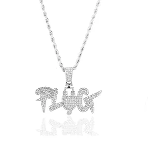 Colgante letra PLUG plata hip hop con cristales en una cadena de cuerda trenzada