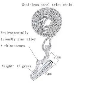 Collier pendentif baskets hip hop avec strass brillants et chaîne torsadée en acier inoxydable