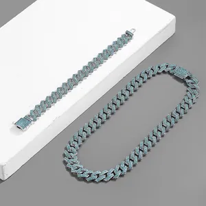 Set catena cubana argentata di lusso con cristalli blu cielo e chiusura a scatola elegante