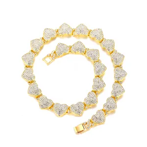 Collier cœur doré étincelant avec pavé de strass et style chaîne cubaine pour femmes