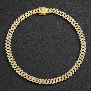 Collana cubana hip-hop dorata con intarsio di diamanti e chiusura di sicurezza a scatto
