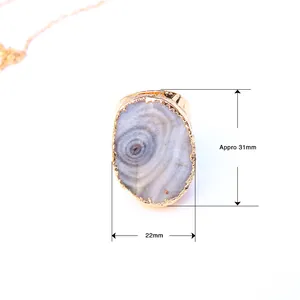 Anillo ajustable de piedra natural con marco dorado para mujer 31mm x 22mm