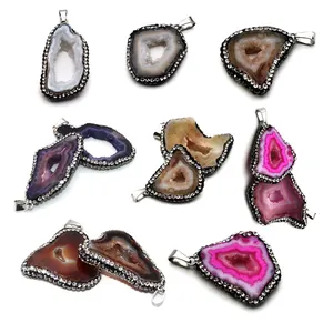 Pendente a Fetta di Geode di Agata Drusa Naturale Con Castone di Strass Ciondolo in Pietra Irregolare per Creazione di Gioielli Regalo Donna