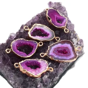 Set di 5 connettori in agata druzy viola con bordi dorati e doppi anelli metallici