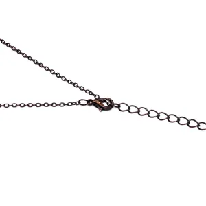 Collana in metallo bronzo vintage con chiusura a moschettone e catena di estensione regolabile
