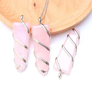 Collares con colgante de cristal rosa en forma de pilar con árbol de la vida plateado