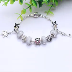 Damen 925 Versilbertes Kupfer DIY Charm Armband Süßer Bär Schlüssel Schneeflocke Perlen Schlangenkette Schmuck Romantisches Geschenk