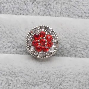 Perle en alliage argenté avec fleur en strass rouges et cristaux blancs pour bijoux DIY