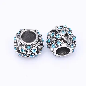Perle de fleur en argent avec strass bleu clair pour bracelets de charme européens DIY