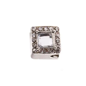 Charme carré en argent avec pierre centrale et bordure en zircone pour bracelets DIY