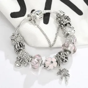 Pulsera de cadena de serpiente plateada con cuentas rosas y colgantes de amor