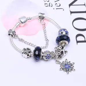 Bracelet à breloques flocon de neige en strass bleus avec perles galaxie en argent