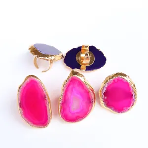 Set de cinco anillos bohemios de ágata natural con bandas ajustables bañadas en oro