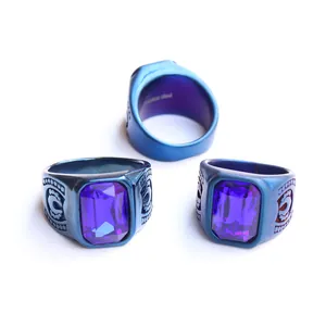 Anillo vintage de acero inoxidable azul con una gran piedra preciosa púrpura rectangular