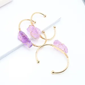 Bracelets joncs dorés faits main avec pierre d'améthyste brute naturelle et fil enroulé pour femme