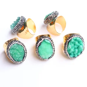 Vintage Grüne Druzy-Achat Offene Ringe Für Damen Gehämmert Vergoldet Legierung Fingerring Mit Strass-Rand Verstellbarer Naturstein Schmuck