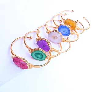 Set de brazaletes abiertos bohemios con rodajas de ágata natural en seis colores