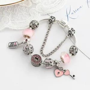 Pulsera de cadena de serpiente con cuentas de corazón rosa y colgantes para mujer
