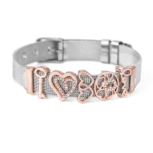 Zilveren mesh-armband met roségouden bedeltjes in de vorm van een hart en Love