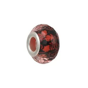Perle en résine facettée avec motifs floraux rouges et noirs et noyau en argent pour bijoux DIY