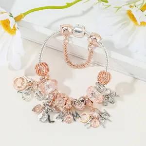 Pulsera de serpiente plateada con dijes de corazón LOVE MOM y cristales rosas