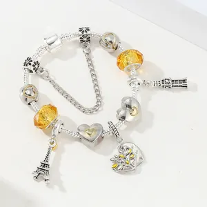 Pulsera de cadena de serpiente con dijes de la Torre Eiffel y Árbol de la Vida
