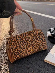 Borsa a Mano Vintage con Stampa Leopardata in Pelle Lucida Piccola Borsa Quadrata Donna Orecchino a Spalla Manico Annodato Retro
