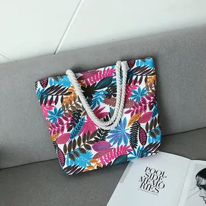 Grand sac cabas en toile à imprimé floral avec anses en corde de coton pour la plage