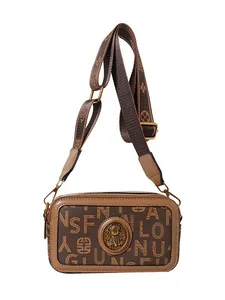 Borsa a tracolla vintage marrone con stampa di lettere e tracolla larga a fiori retrò