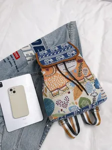 Zaino etnico in jacquard con motivi di elefanti colorati e spallacci a righe
