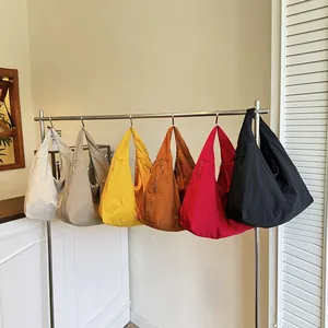 Borsa tote in nylon capiente in sei colori per pendolari e porta computer
