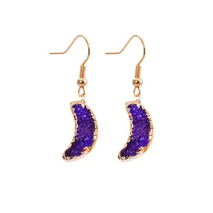 Pendientes de luna en cristal natural con bordes dorados y piedras druzy moradas
