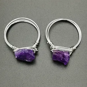 Bagues artisanales en fil d'argent avec améthystes naturelles brutes pour femmes en lot