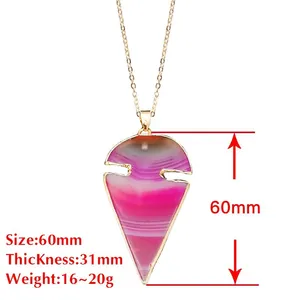 Collar con colgante de ágata rosa triangular con borde dorado para mujer 60mm