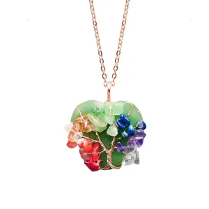 Collier pendentif cœur arbre de vie fait main avec cristaux chakra colorés et fil rose doré