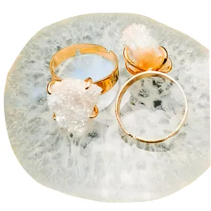 Natürliche weiße Kristalldrusen Ringe in Gold mit verstellbarem offenem Design