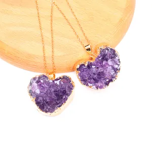 Natuurlijke amethist hartvormige hanger met goudkleurige ketting sieraad set