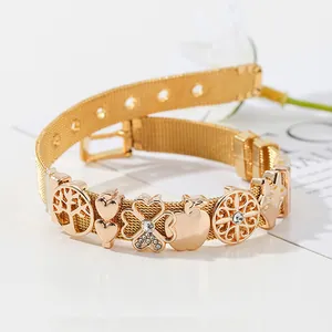 Bracelet doré style montre en maille avec breloques cœur et pomme en acier inoxydable
