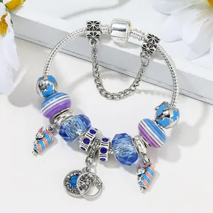 Pulsera de dijes DIY bañada en plata con cuentas de cristal azul y colgante de conejo